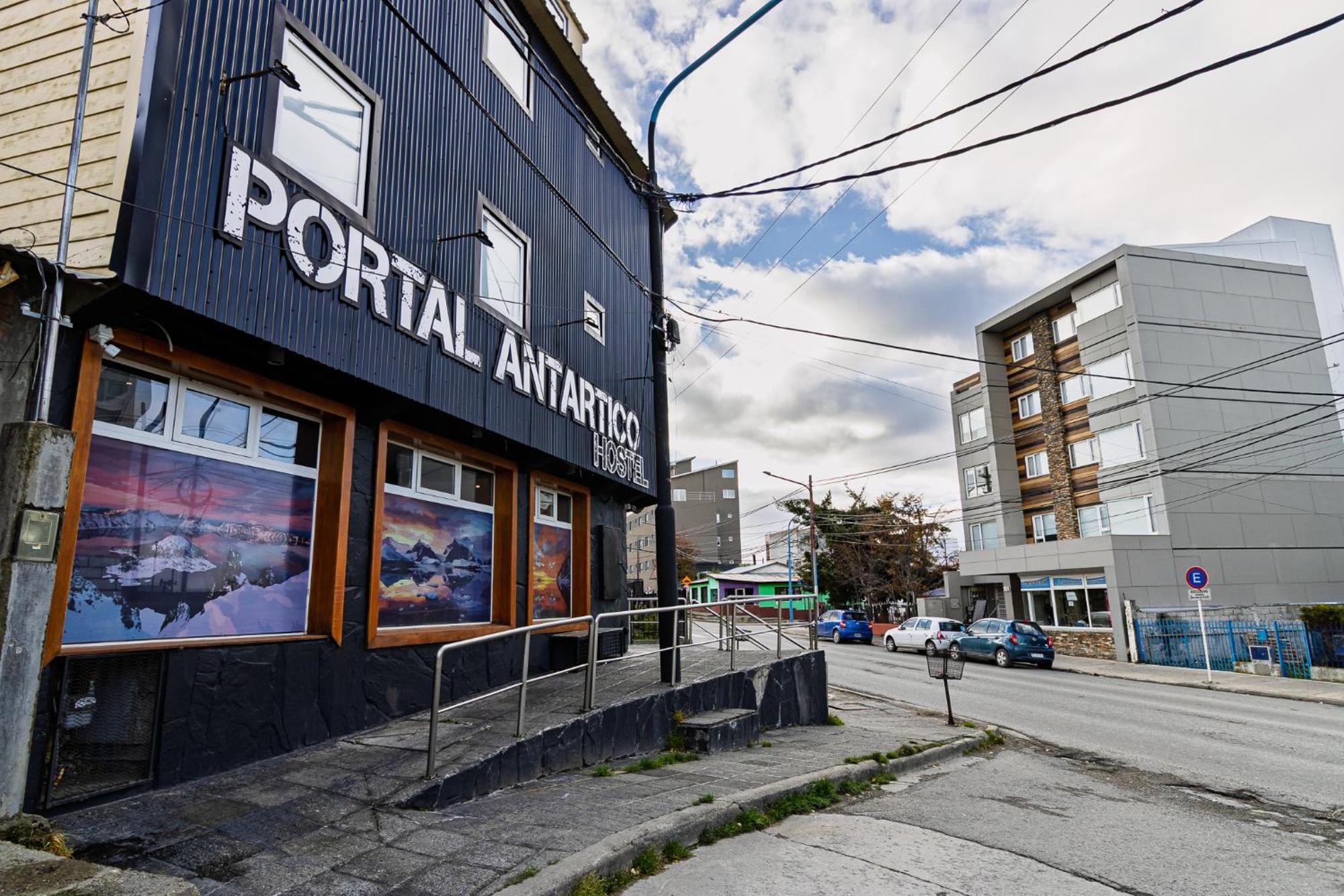 Portal Antartlco Hostel Ushuaia Bagian luar foto
